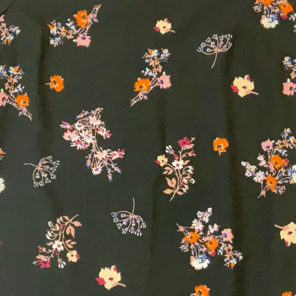 One Fashion By Vera Moda | Size S | Black Floral Pattern | Short sleeves - Picture 2 of 6